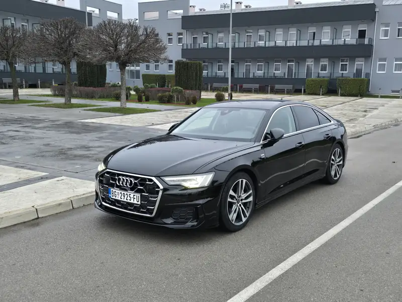 Crni Audi A6 Transfera Putnika, pogled spreda
