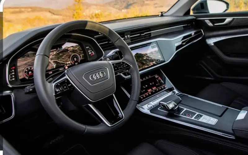 Instrument tabla Audija A6 noću, sa navigacijom
